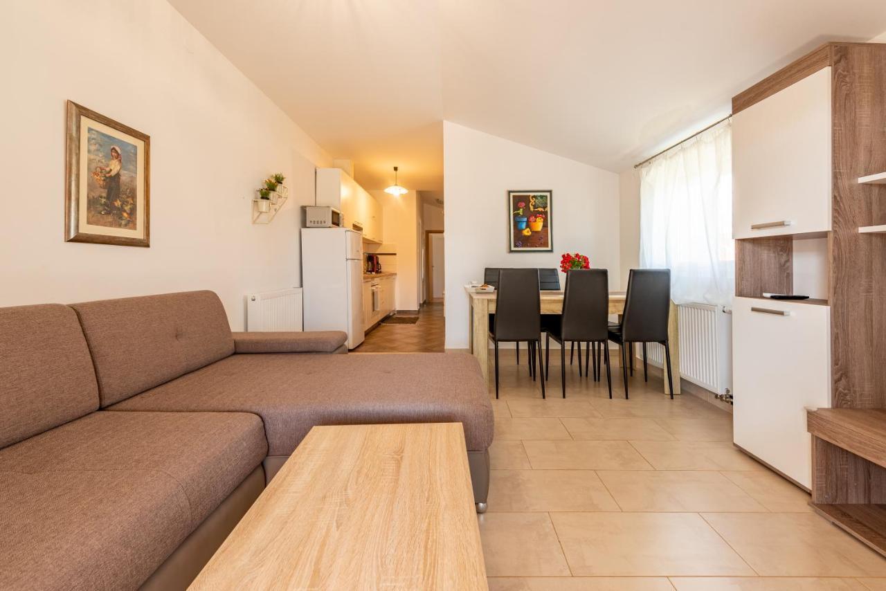 Apartment Noa'S Garden Bibinje Bagian luar foto