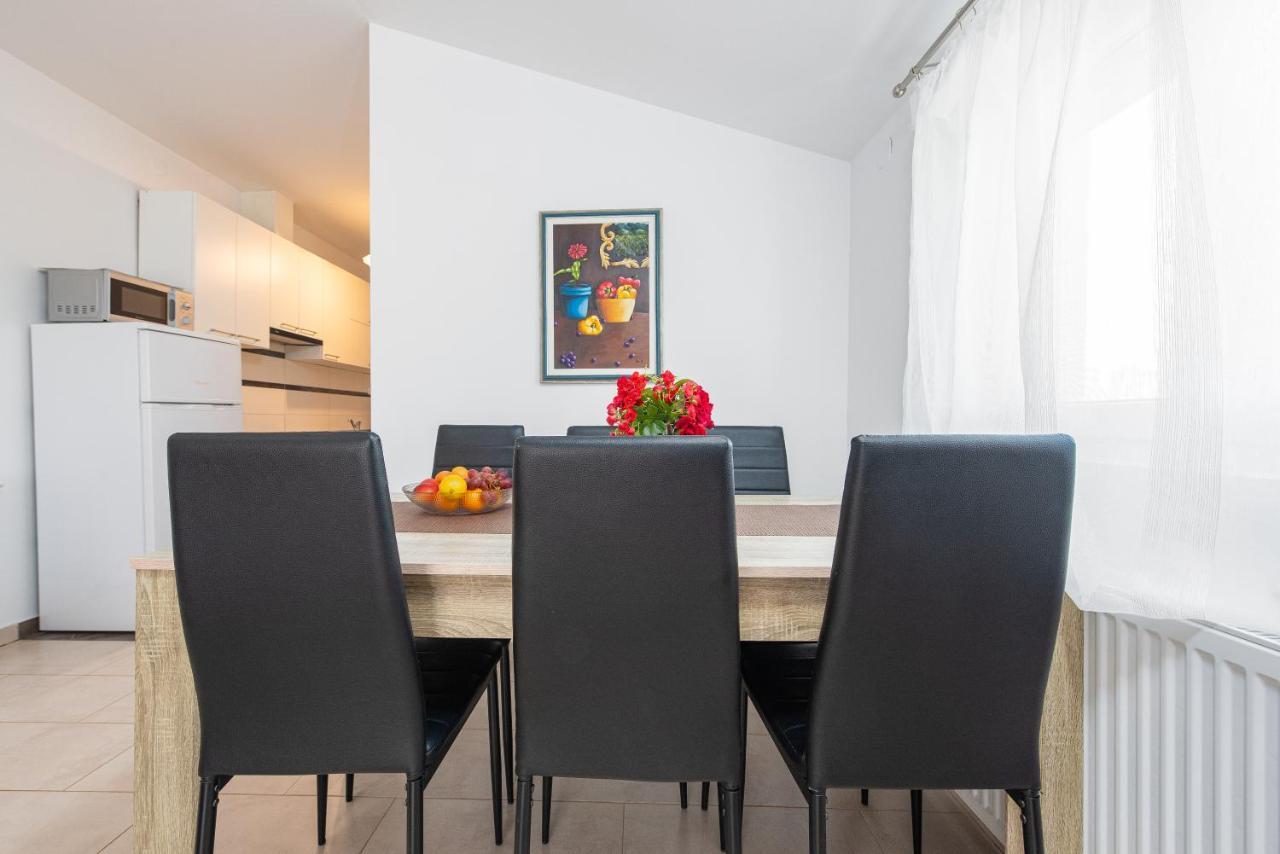 Apartment Noa'S Garden Bibinje Bagian luar foto