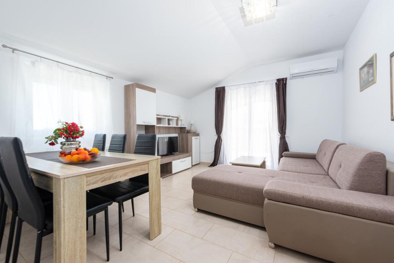 Apartment Noa'S Garden Bibinje Bagian luar foto